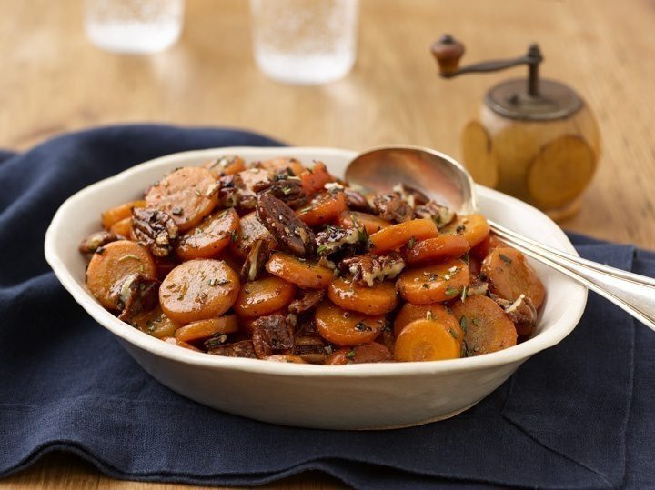 Glazed Carrots with Spicy Pecans