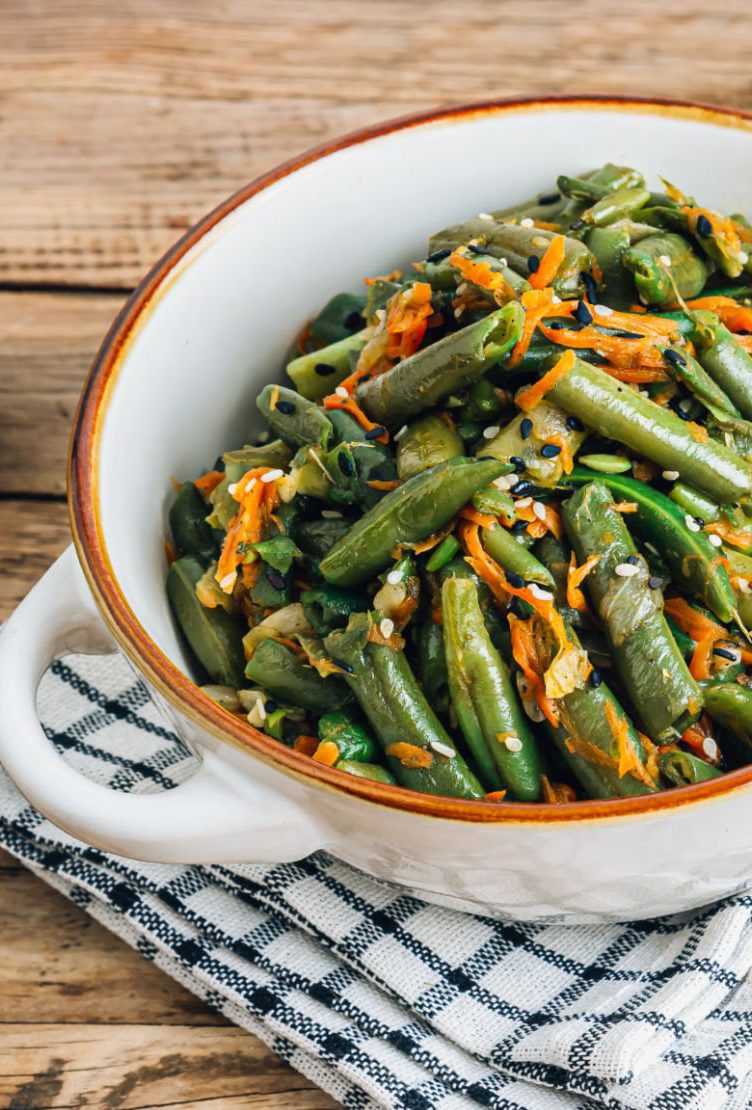 Maple-Glazed Turkey Breast with Sesame Green Beans and Carrots